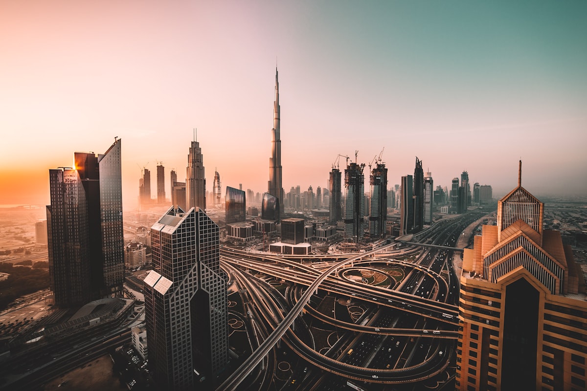دبي بـ eSIM: ابقَ متصلاً في مدينة المستقبل