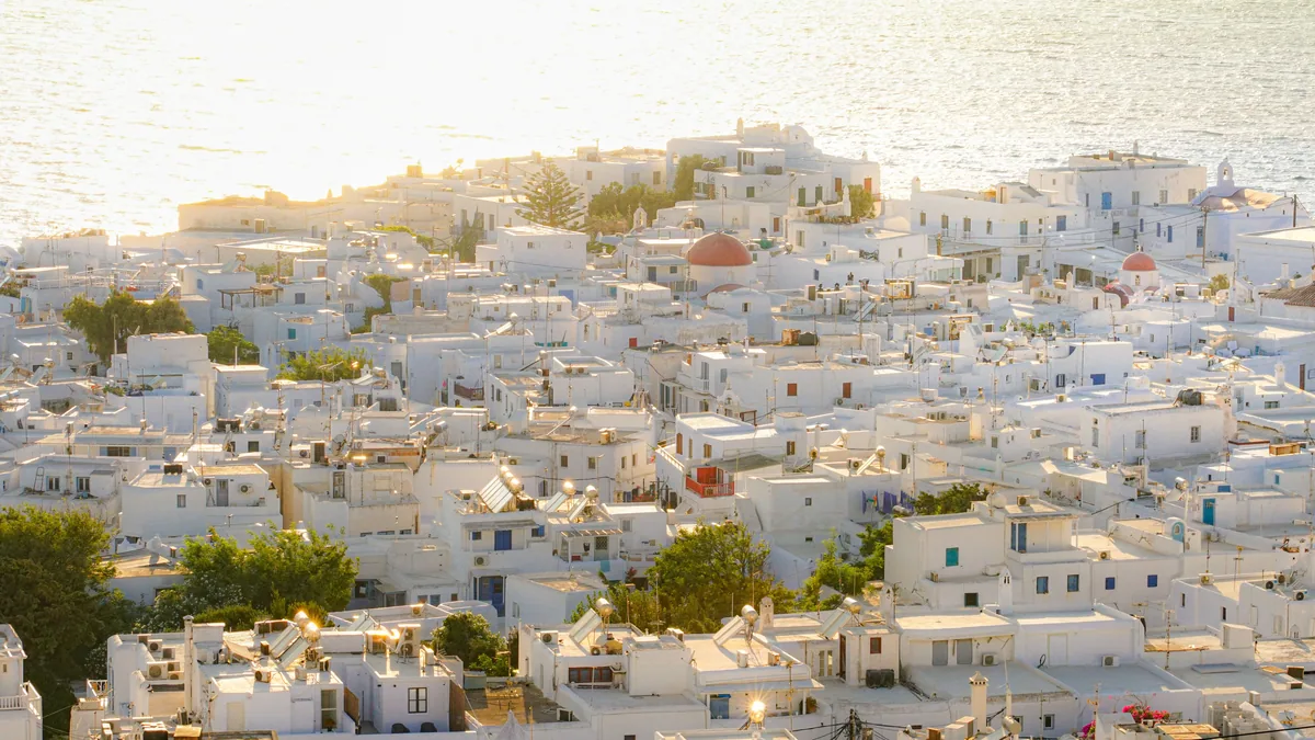 Why the best eSIM Greece plan depends on the network