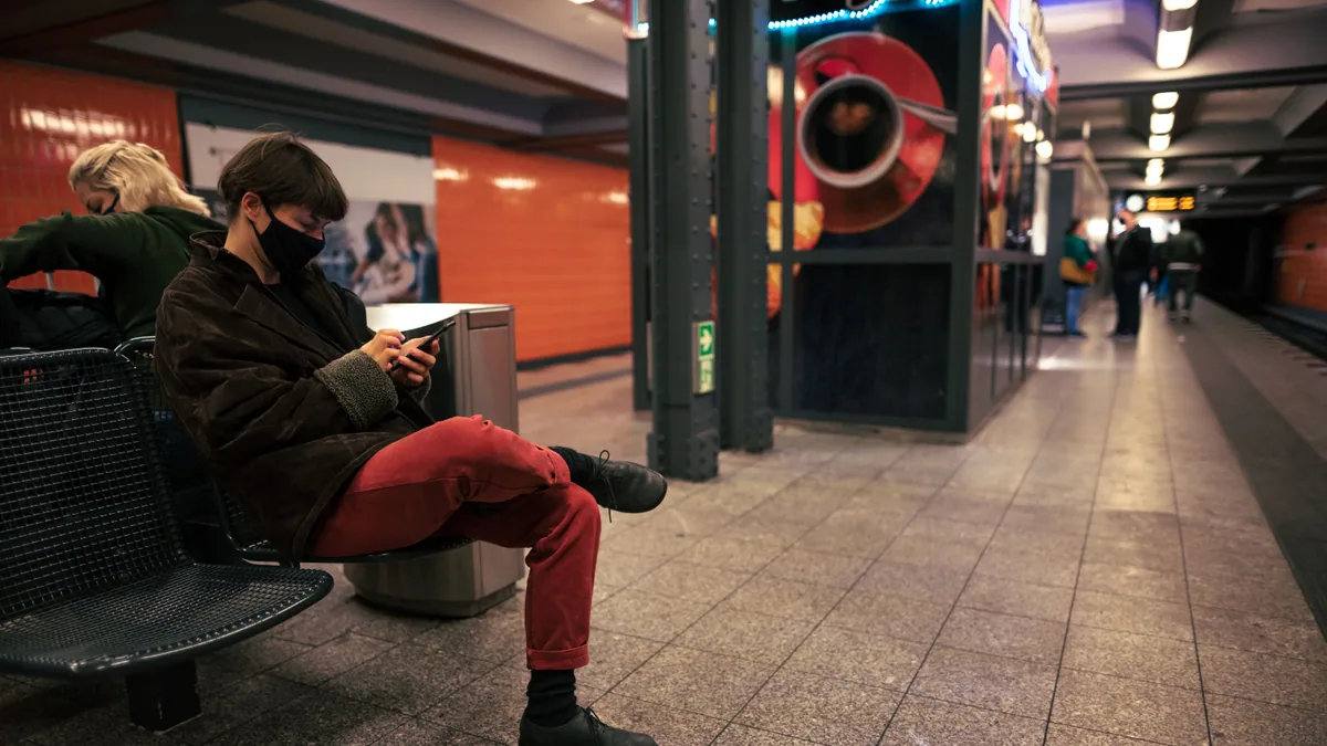 Using an eSIM Netherlands line on Dutch rail